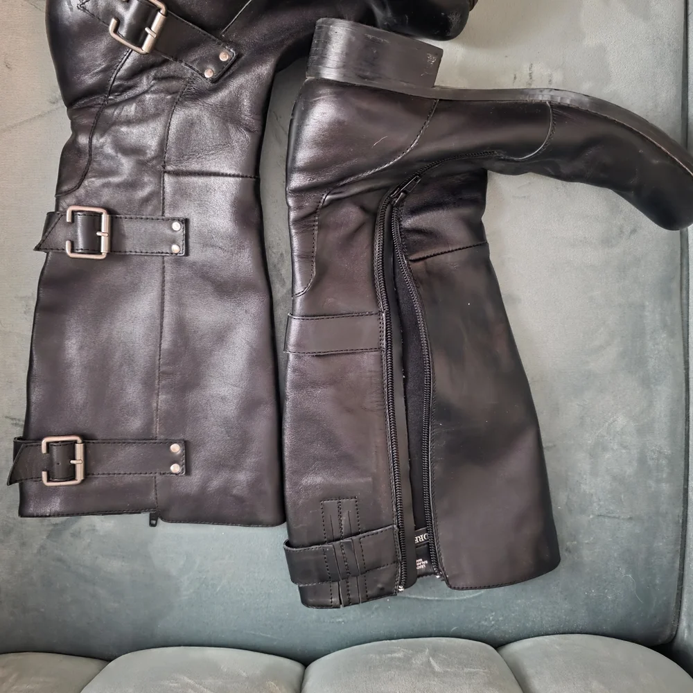 Women's Black Leather Knee-High Boots - Picture 2 of 3